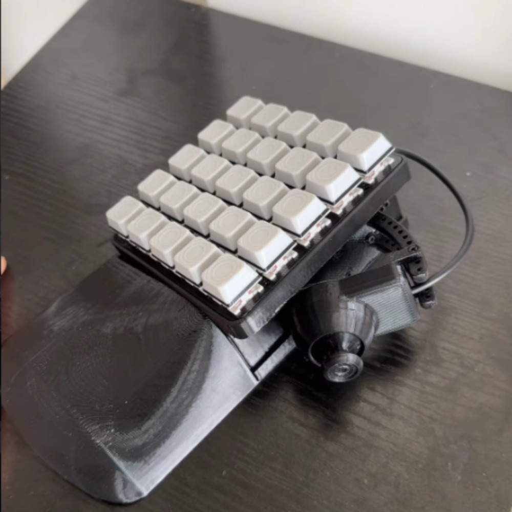 Gaming Keyboard Hand - Игровая клавиатура с джойстиком для одной